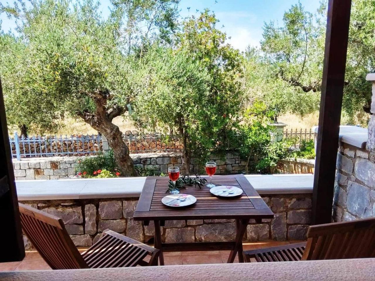 Atha-Tina:Traditional Stone Homes Agios Nikolaos  Exterior photo