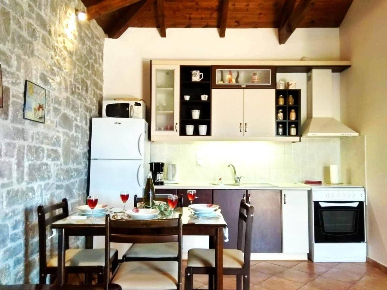 Atha-Tina:Traditional Stone Homes Agios Nikolaos  Exterior photo